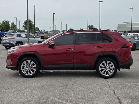 Used 2025 Toyota RAV4 XLE Premium FWD image 3