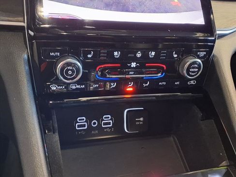 Used 2021 Jeep Grand Cherokee L Overland w/ Luxury Tech Group IV image 25