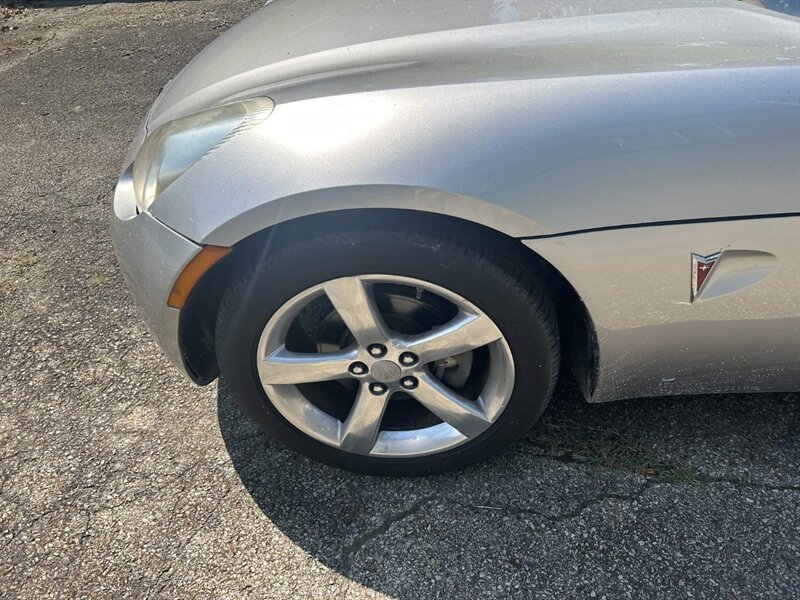 Used 2008 Pontiac Solstice Convertible w/ Premium Package RWD image 16
