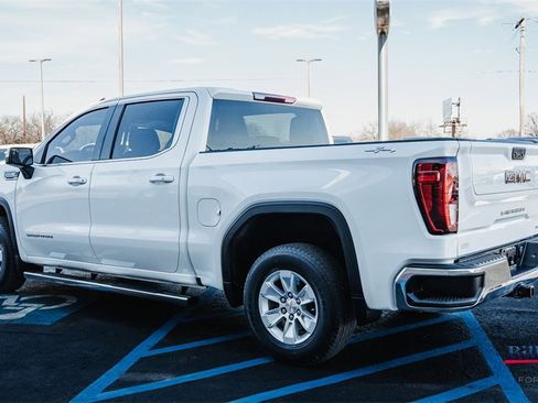 Used 2022 GMC Sierra 1500 SLE image 4