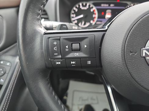 Used 2023 Nissan Rogue SV w/ SV Premium B Package image 18