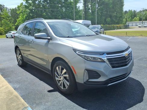 Used 2023 Chevrolet Equinox LT FWD image 3