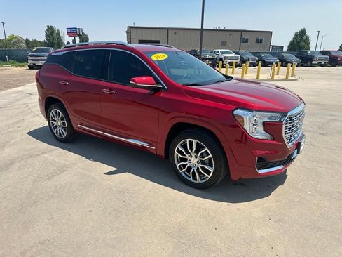 Used 2024 GMC Terrain Denali w/ Denali Premium Package AWD/4WD image 37
