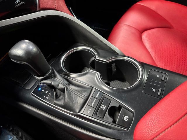 Used 2018 Toyota Camry XSE FWD image 20