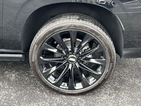 Used 2026 Cadillac Escalade ESV Platinum Sport w/ LPO, ONYX Package image 10