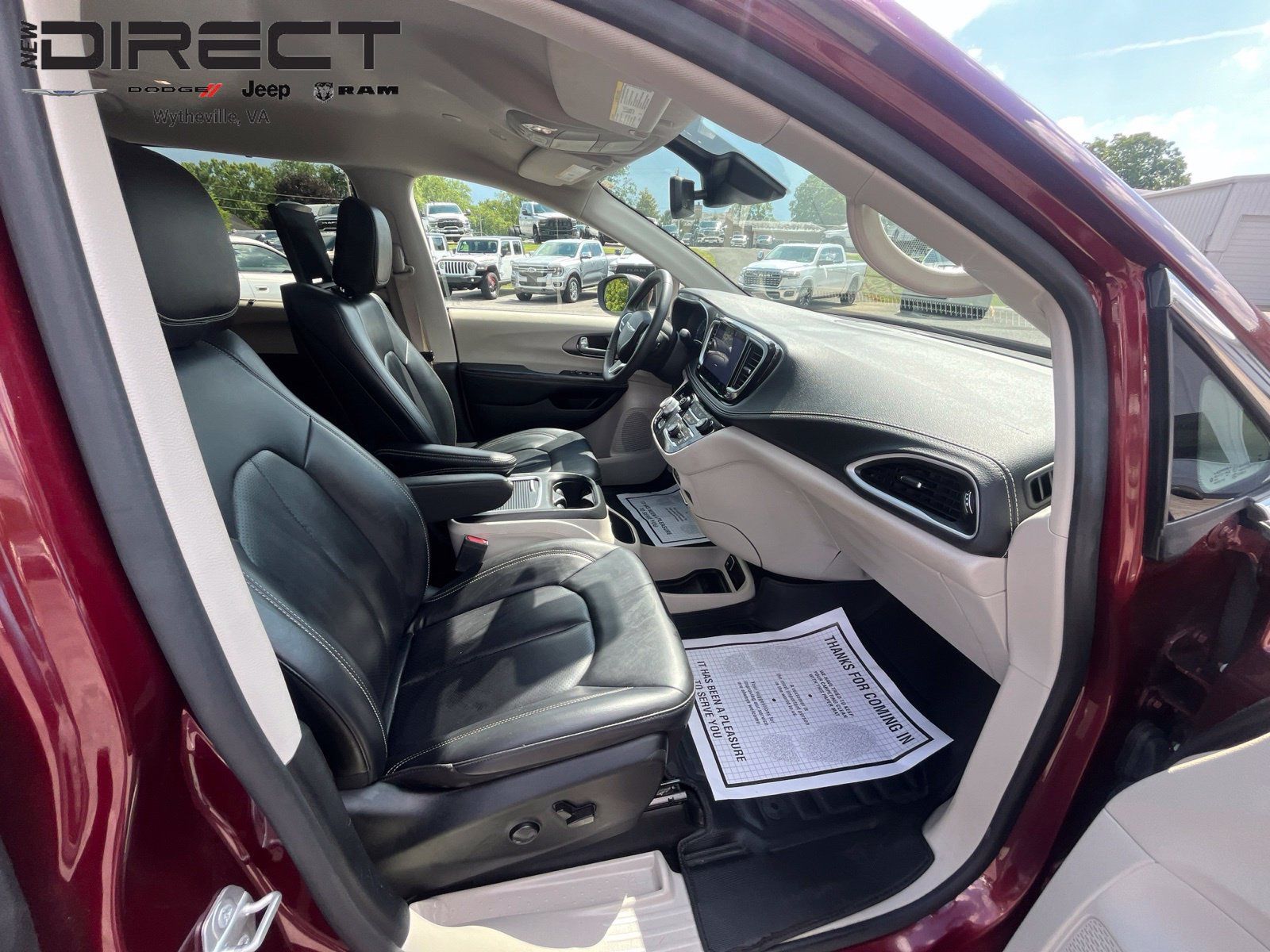 Used 2023 Chrysler Pacifica Touring-L w/ Uconnect Theater Family Group AWD/4WD image 33