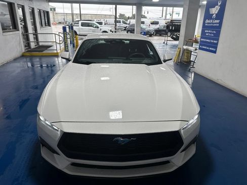 Certified 2025 Ford Mustang Coupe RWD image 19