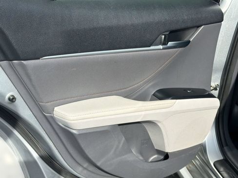 Used 2018 Toyota Camry XLE FWD image 31
