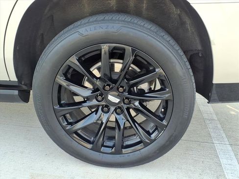 Used 2023 Cadillac Escalade Sport Platinum w/ LPO, ONYX Package image 9