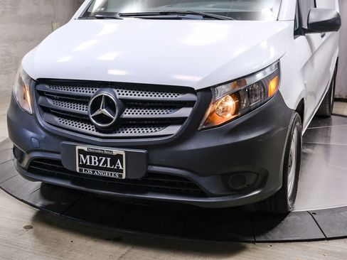 Used 2021 Mercedes-Benz Metris image 11