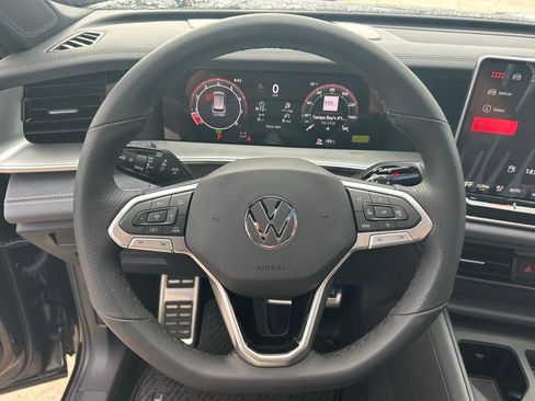 New 2026 Volkswagen Tiguan SE R-Line image 23