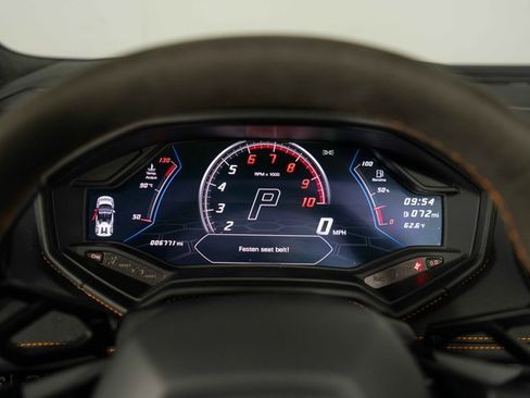 Used 2024 Lamborghini Huracan EVO image 19