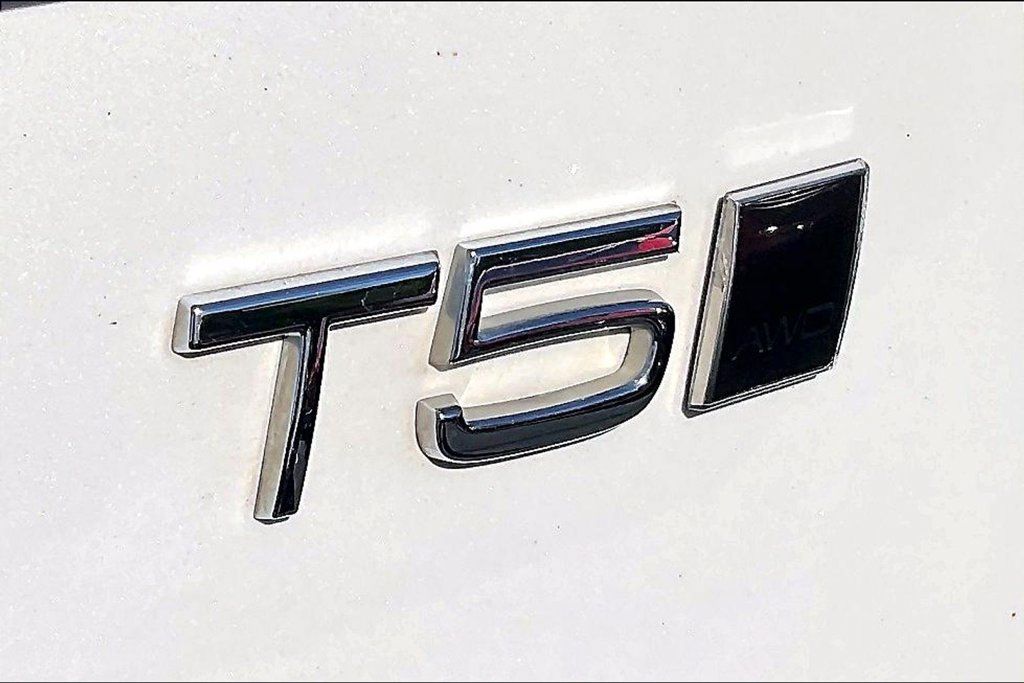 Used 2022 Volvo XC90 T5 Momentum AWD/4WD image 24