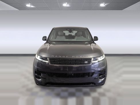 Used 2025 Land Rover Range Rover Sport SE image 5