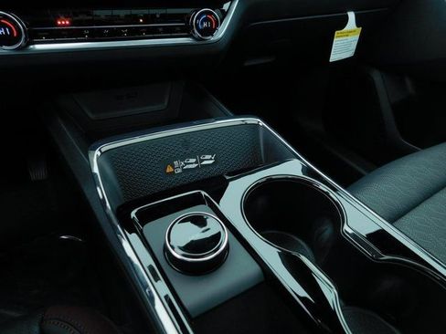 New 2025 Chevrolet Equinox RS AWD/4WD image 27