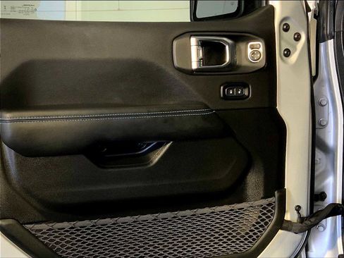 Used 2024 Jeep Wrangler Unlimited Rubicon 4xe AWD/4WD image 25