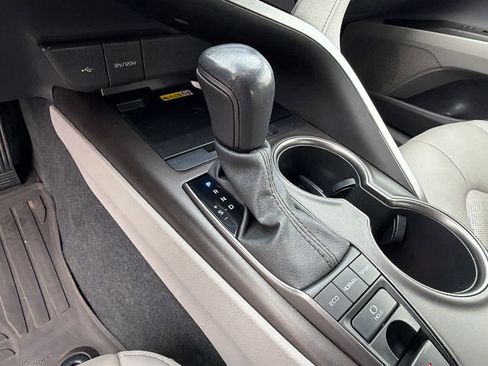 Used 2022 Toyota Camry XSE image 13