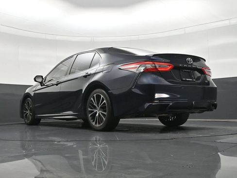 Used 2018 Toyota Camry SE w/ Moonroof Package FWD image 25