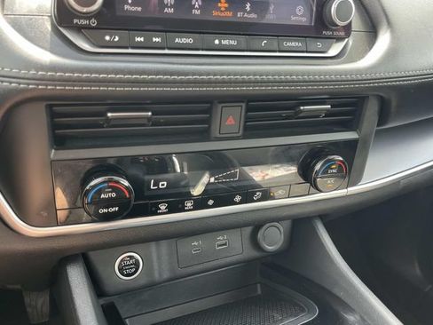 Used 2023 Nissan Rogue SV AWD/4WD image 36