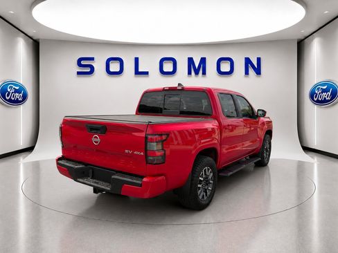 Used 2022 Nissan Frontier SV AWD/4WD image 5