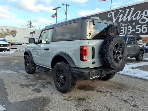 Used 2024 Ford Bronco Black Diamond image 9