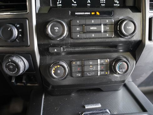 Used 2017 Ford F150 XLT w/ Equipment Group 302A Luxury AWD/4WD image 20