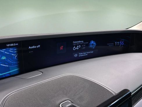 Used 2024 Lincoln Nautilus Reserve image 23