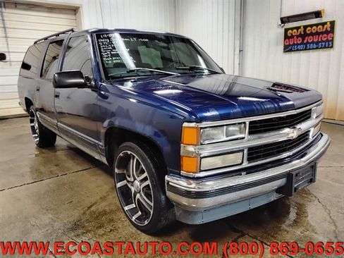 Used 1999 Chevrolet Suburban 2WD w/ Preferred Equipment Group 3 image 4