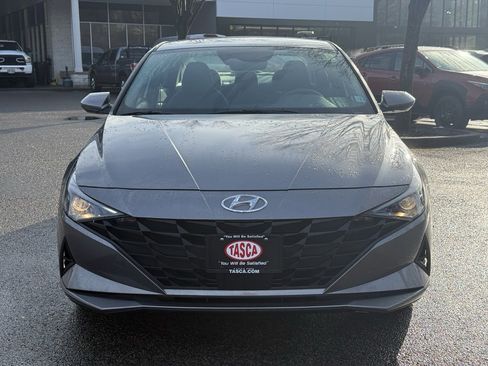 Used 2023 Hyundai Elantra SEL w/ Convenience Package image 3