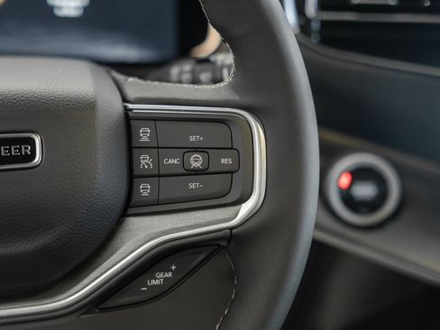 New 2026 Jeep Grand Wagoneer 4WD image 27