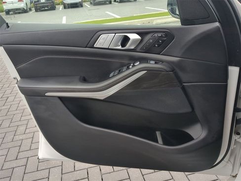 Certified 2022 BMW X7 xDrive40i w/ Premium Package image 32