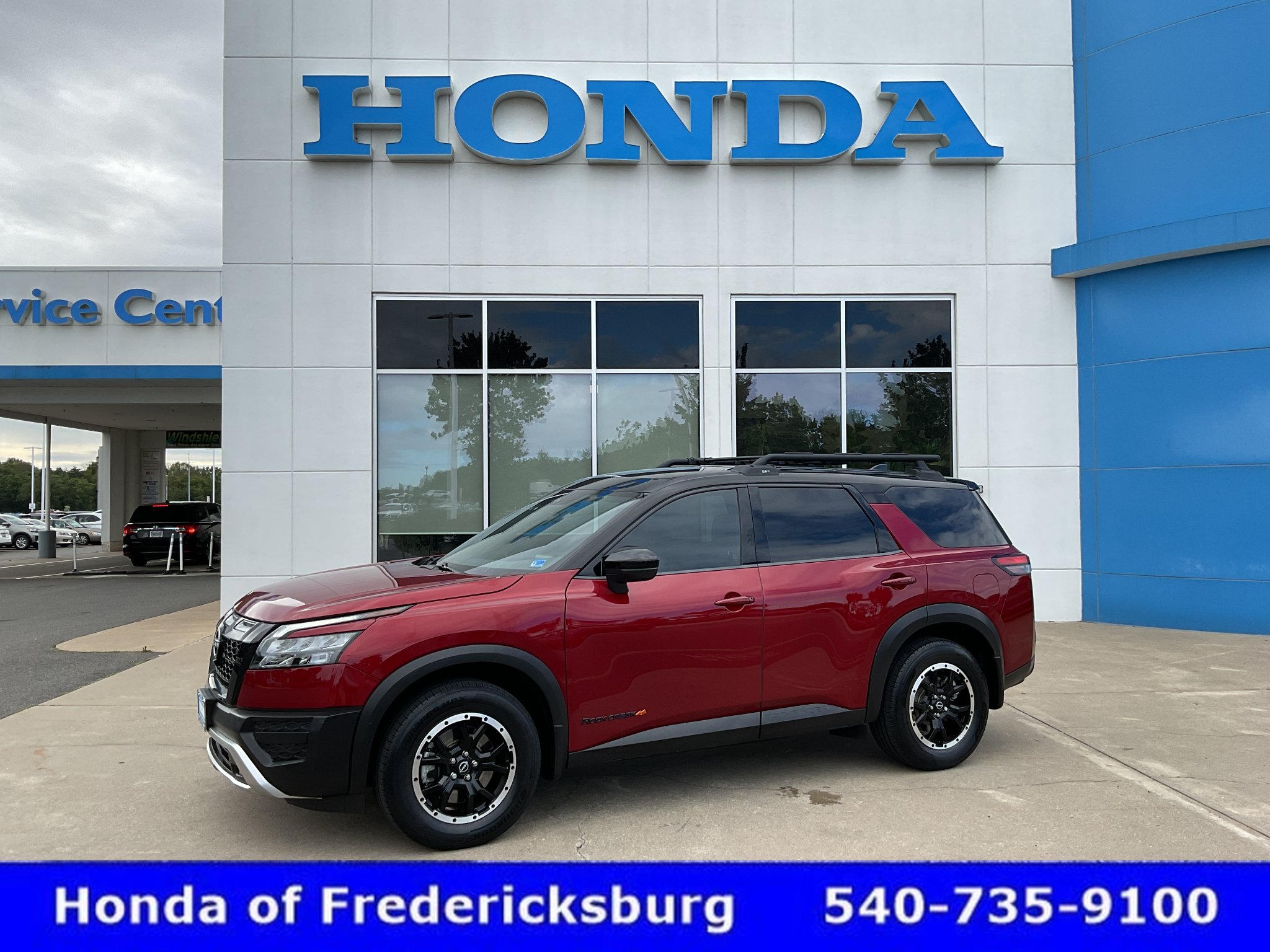 Used 2023 Nissan Pathfinder Rock Creek AWD/4WD image 1