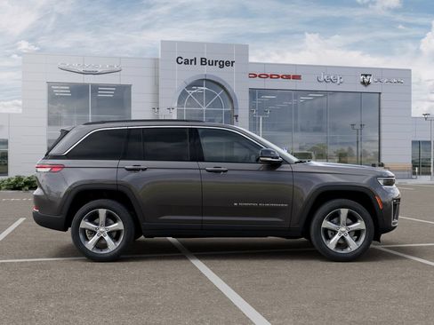 New 2026 Jeep Grand Cherokee Limited w/ Luxury Tech Group II RWD image 21