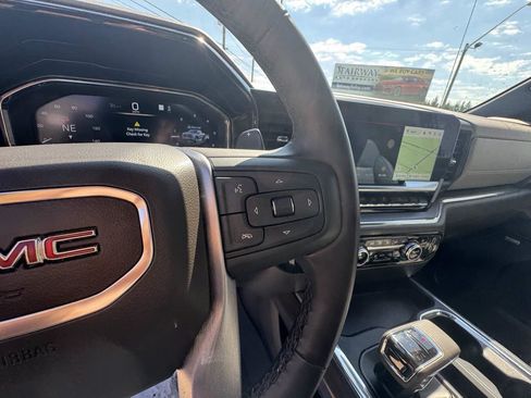Used 2023 GMC Sierra 1500 SLT w/ SLT Premium Package AWD/4WD image 18