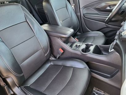 Used 2024 GMC Terrain SLT