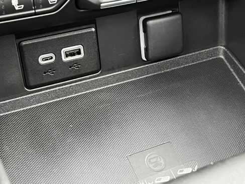 Used 2023 GMC Yukon AT4 w/ AT4 Premium Package image 32