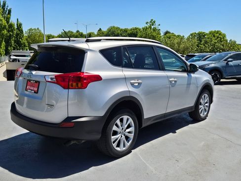 Used 2014 Toyota RAV4 Limited w/ Technology Package AWD/4WD image 4