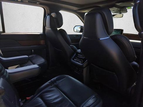 Used 2021 Lincoln Navigator Reserve image 22
