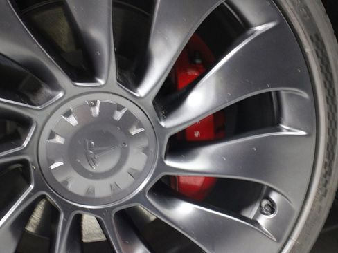 Used 2022 Tesla Model Y Performance image 7