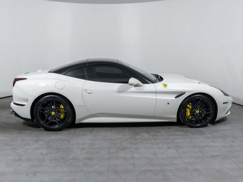 Certified 2016 Ferrari California T image 13