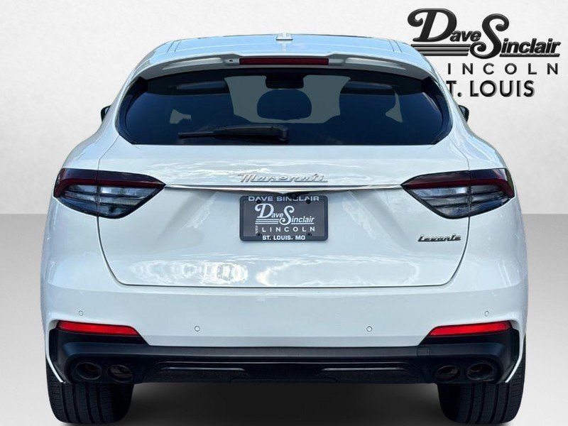 Used 2022 Maserati Levante Modena AWD/4WD image 4
