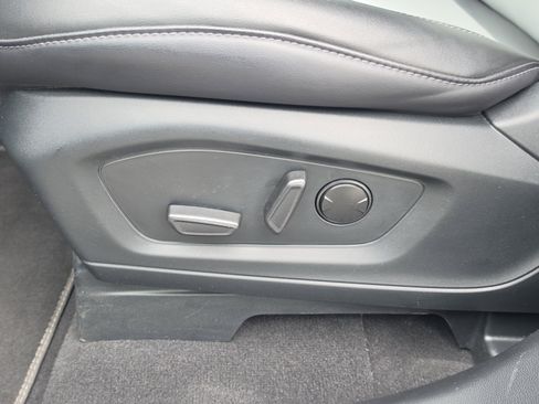 Used 2024 Ford Explorer XLT w/ Equipment Group 202A image 15