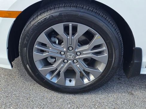 Used 2025 Honda Odyssey Touring image 9