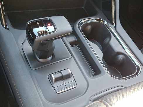 Used 2025 GMC Sierra 1500 AT4 w/ AT4 Premium Package image 15