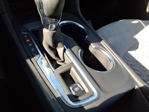 Used 2023 Chevrolet Equinox LS w/ LS Convenience Package image 16