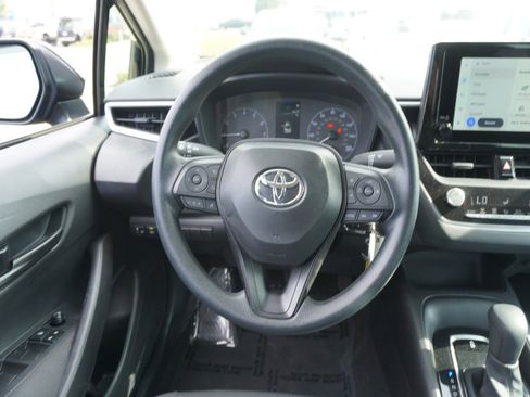 Used 2025 Toyota Corolla LE image 13