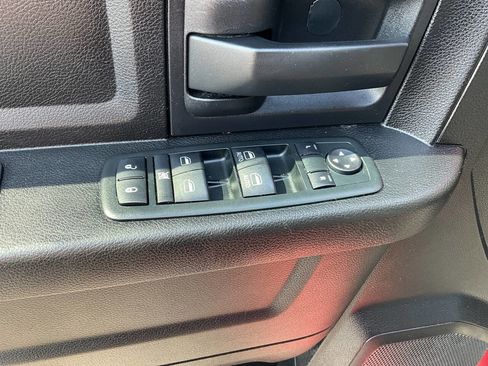 Used 2013 RAM 1500 Express image 29