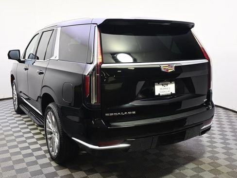 Certified 2021 Cadillac Escalade Premium Luxury AWD/4WD image 4