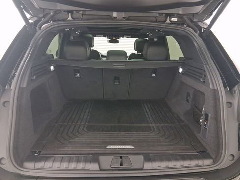 Used 2025 Land Rover Range Rover Sport SE image 30