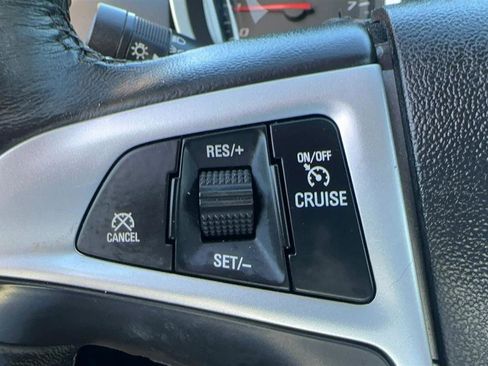 Used 2017 Chevrolet Equinox LT w/ Convenience Package image 45